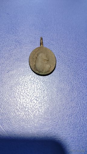 Католический медальон