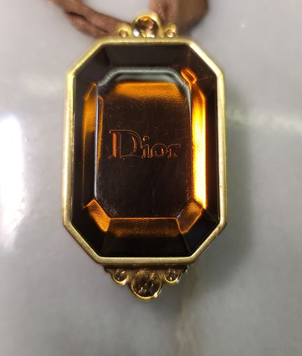 Винтажный кулон от Dior