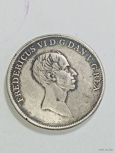 Серебряная монета Дании номиналом 1 ригсдалер спесие (1 Rigsdaler Species), отчеканенная в 1839 году в последний  год правления короля Фредерика VI.