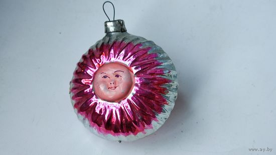Ёлочная игрушка солнце с человеческим лицом