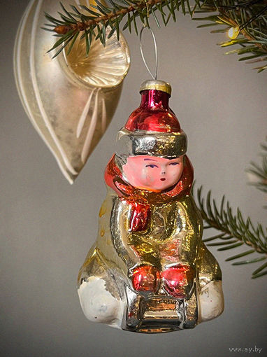 Ёлочная игрушка, СССР, мальчик на санках