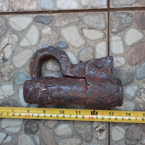 Замок старинный,большой