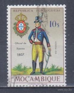 [2185] Португальский Мозамбик 1966. Армия.Униформа. Гашеная марка. 3