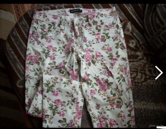 Джинсы в розы