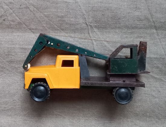 Машинка Авто-кран Кран сделано в СССР жестяная