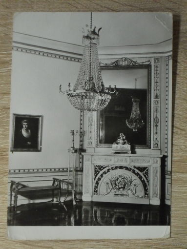 ЧИСТАЯ ЧЕРНО-БЕЛАЯ ОТКРЫТКА ГЕРМАНИЯ. ЗАМОК ПИЛЬНИЦ. 1980 ГОД.