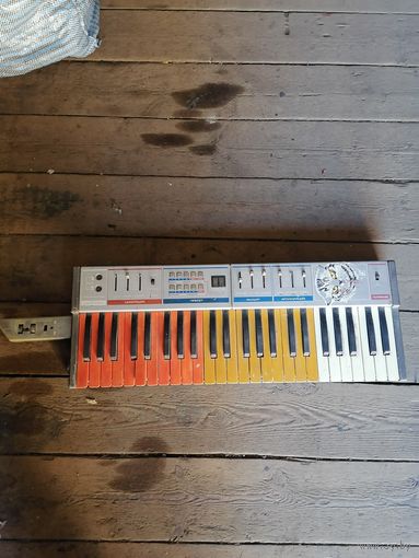 Полифонический синтезатор стрингс. "Юность 21"