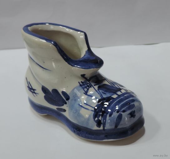 Статуэтка "Ботинок" 60-70-е годы Голландия. Высота 6 см. Длина 9 см.