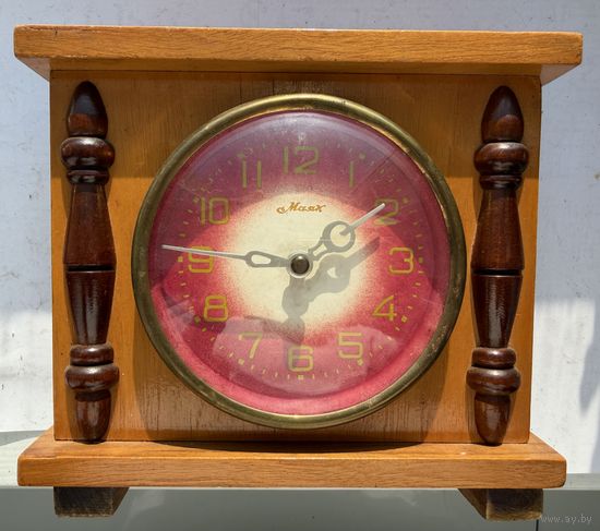 Часы Маяк
