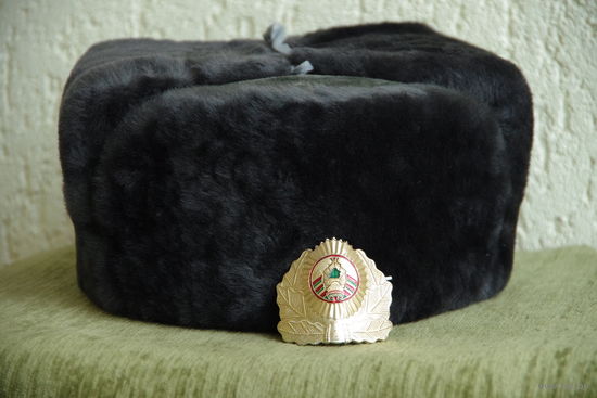 Шапка ушанка  Р. 60  РБ   ( в использовании не была )