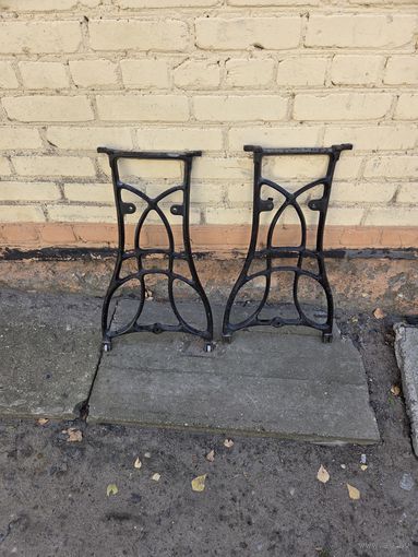 Детали станины от швейной машины