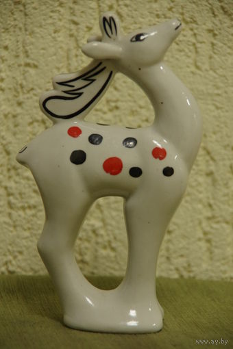 Статуэтка фарфоровая " Олень " ( Гжель 50- е ) 17,5 см