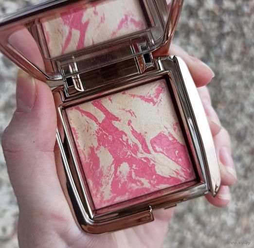 Hourglass Ambient Lighting Blush Diffused Heat