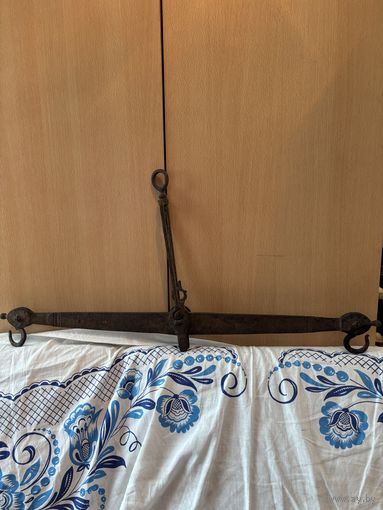 Старинные рычажные весы