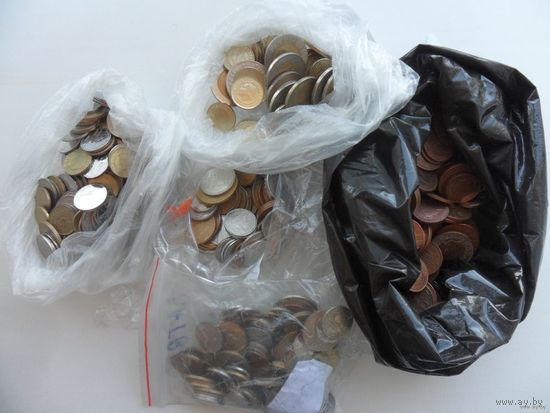 На УДАЧУ. 24 монет - АМЕРИКА, ЕВРОПА, АЗИЯ. Из мешка. (Возможны повторы).