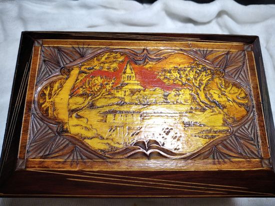 Шкатулка деревянная.