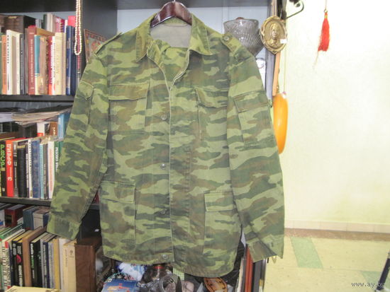 Форма камуфлированная(китель и штаны) армейская, размер 54/4.