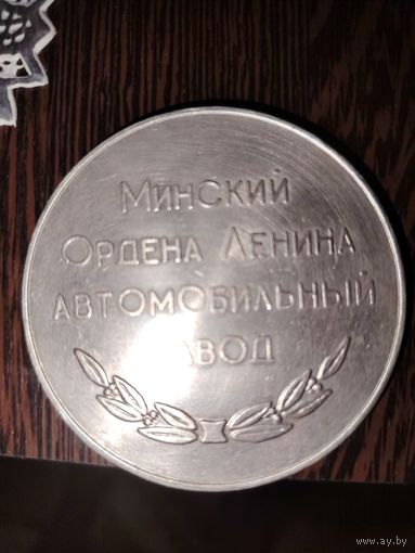 Настольная медаль