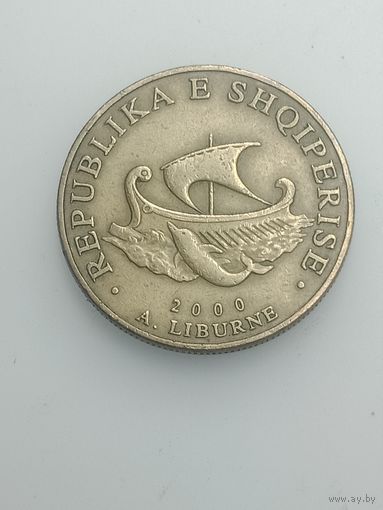 Албания 20 леков 2000 года .