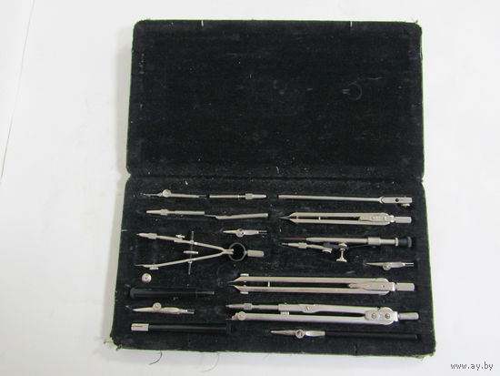 С рубля. "Готовальня У15-Л". Завод "Готовальня". Москва. В оригинальном футляре. Ретро СССР. м