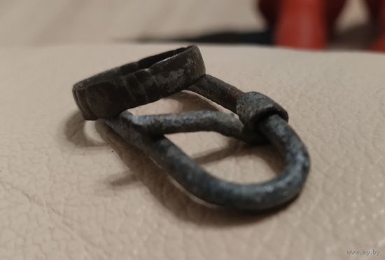 Пряжка и колечко