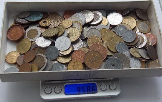 950 грамм монет Весь мир без России , СССР и Украины