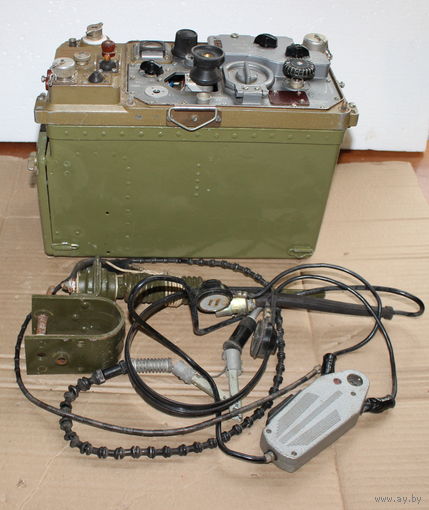 Из кабинета Сидорович Сталкер от военной радиостанции рации Р-107 ( не радиоприёмник ) корпус и аксессуары