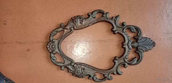 Рама для зеркала или картины. Отверстие 37 на 28.