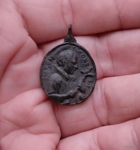 Медальон предположительно 17-18 век