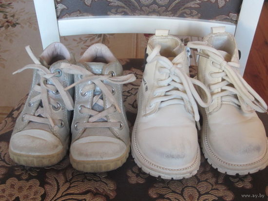 Две пары детской обуви размер 24