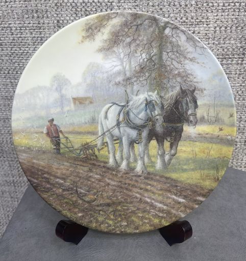Тарелка Bradex Royal Doulton "Его рука с плугом" "Как когда-то они обрабатывали землю" Англия 20.5 см. С рубля.