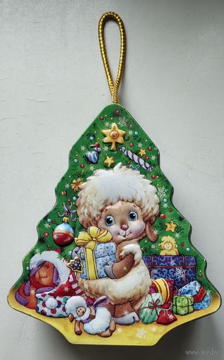 Жестяная коробка от новогоднего подарка в форме ёлки