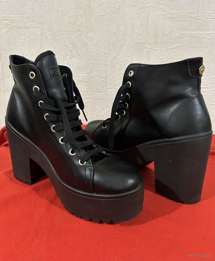 GUESS Ботинки Ботильоны Полусапожки Сапожки фирма натуральная кожа