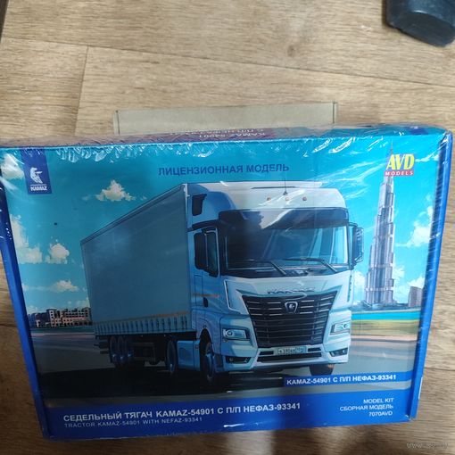 Сборная модель камаз 54901 с полуприцепом нефаз 1:43