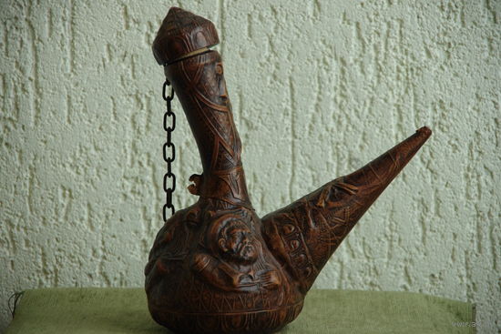 Графин , штоф  ( высота 25 см , ширина 22 см )