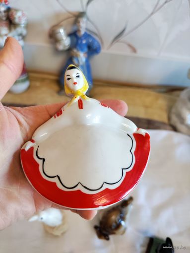 Статуэтка фарфор плясунья