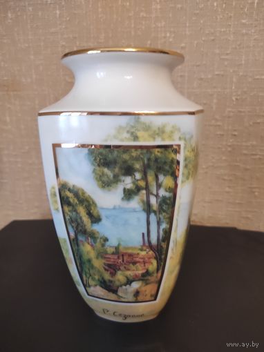 Ваза фарфоровая коллекционная