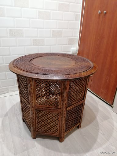 Столик в восточном стиле