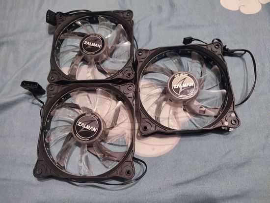 Продаю комплект из трех вентиляторов Zalman 12025 15 DOTS WHITE LED FAN 120мм
