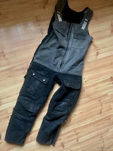 ОРИГИНАЛЬНЫЙ  "НАГОЛЬНЫЙ " комбенизон советского лётчика из натуральной нестриженной овчины в размере 50-52-4.