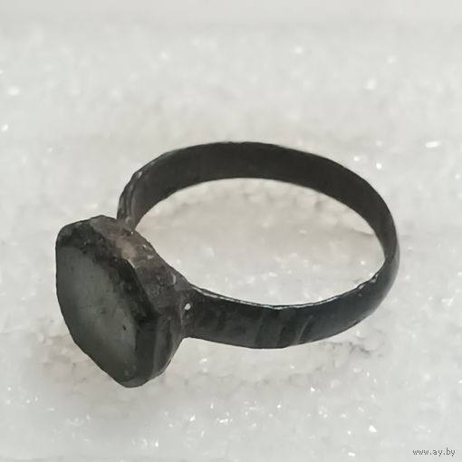 Перстень старинный со вставкой  (15)