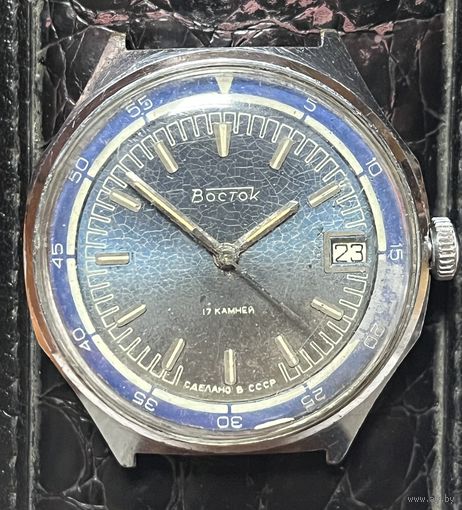 Часы Восток. Рабочие. Точность хода не проверял.