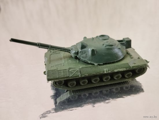 Игрушка Танк, пластмасса. Длина 6 см