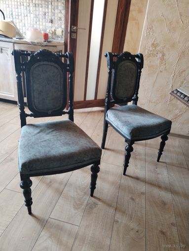 Стулья антик. Цена за один. 4 в наличии.