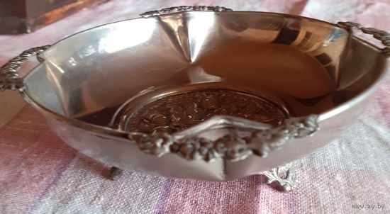 Конфетница. Металл. Литье. Сер. 20 века.