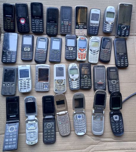 Мобильники кнопочные 33 штуки