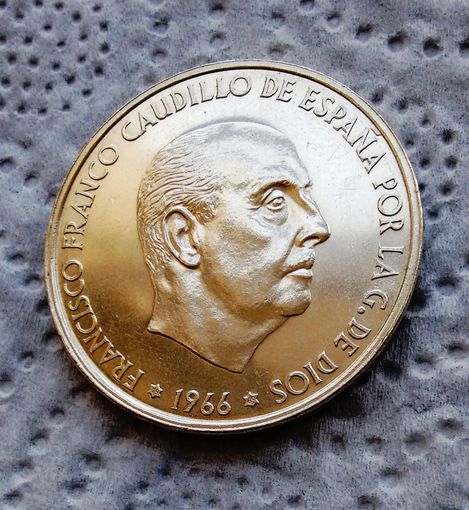 ИСПАНИЯ 100 песет 1966 (69) генерал Франко  серебро/UNC/ Редкая!