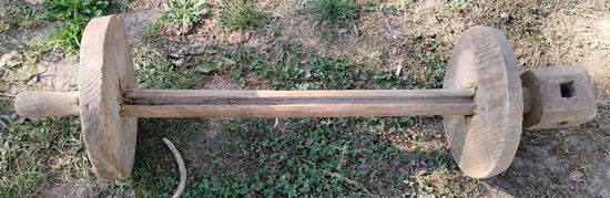 Навой (вал) от старинного ткацкого станка
