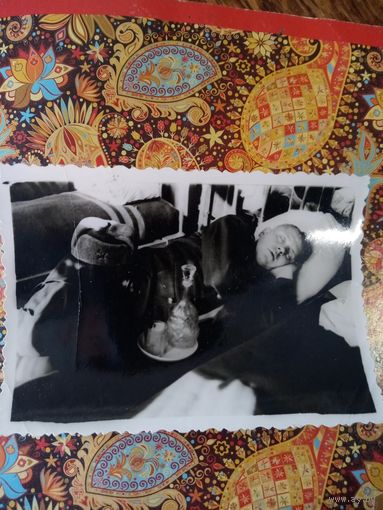 Фотография. Солдат спит - служба идёт.