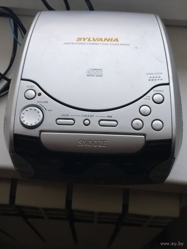 Мини магнитола с CD, часами и будильником